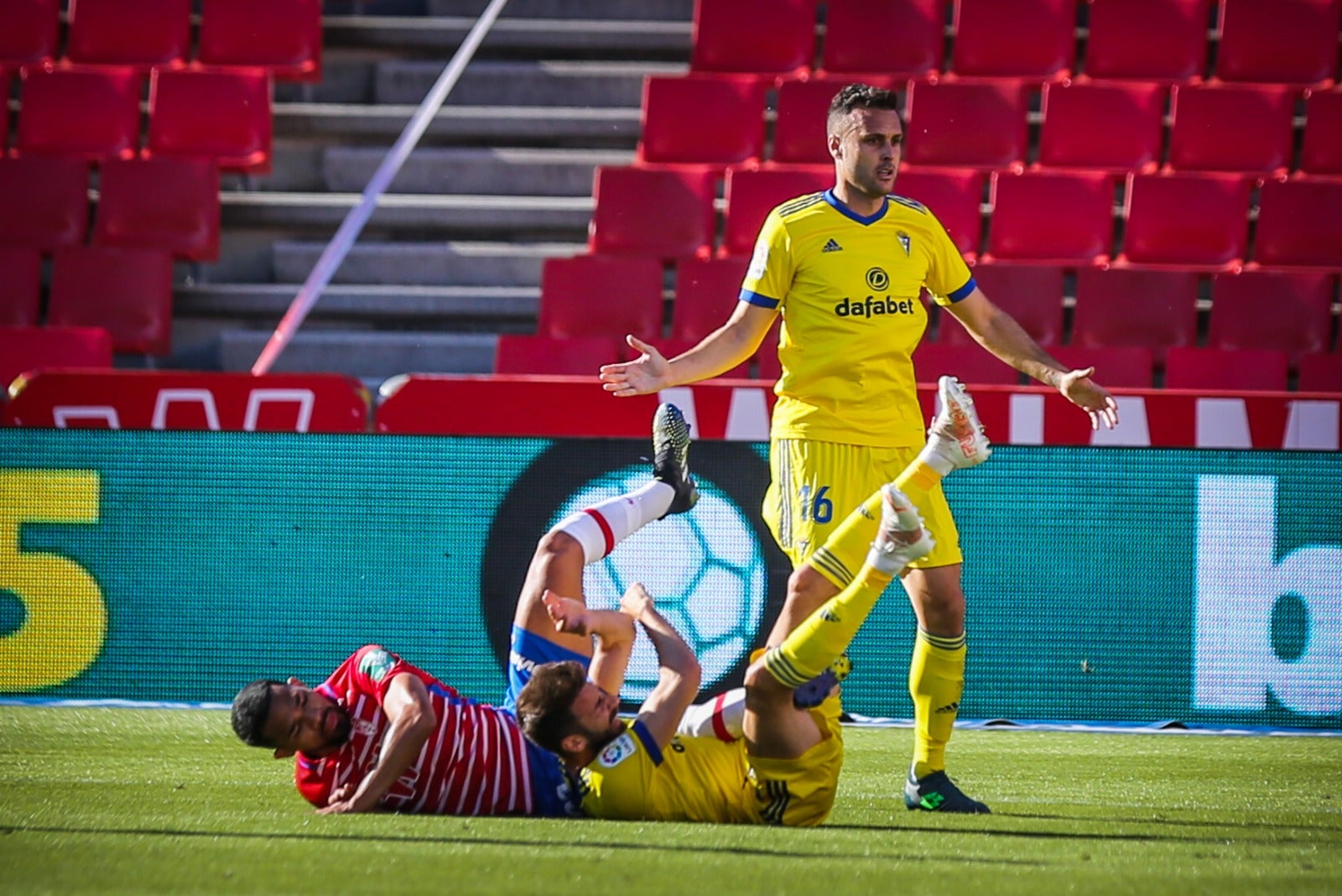 Fotos: Las mejores imágenes del Granada-Cádiz