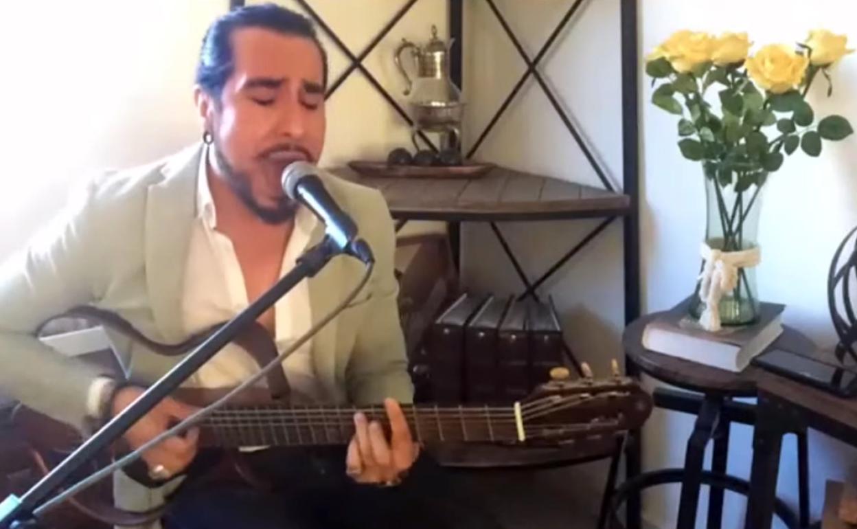 El cantante mexicano Daniel D'Lizanka, durante el concurso.