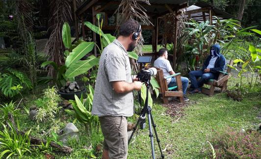 Isidro y Daniel trabajando en la selva nicaragüense. 