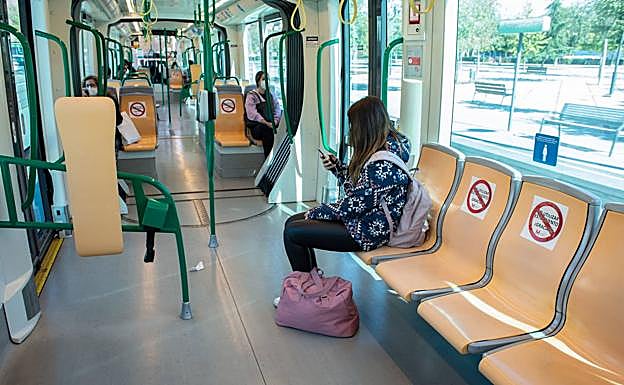 Denuncian «falta de personal» en el metro de Granada para controlar los aforos de los vagones