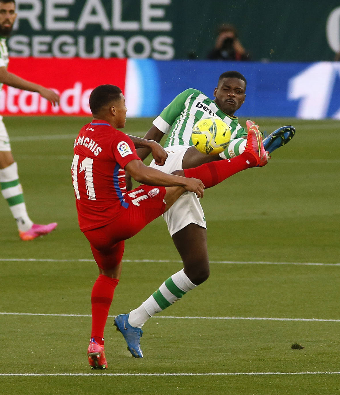 Fotos: Las mejores imágenes del Betis-Granada en el Benito Villamarín