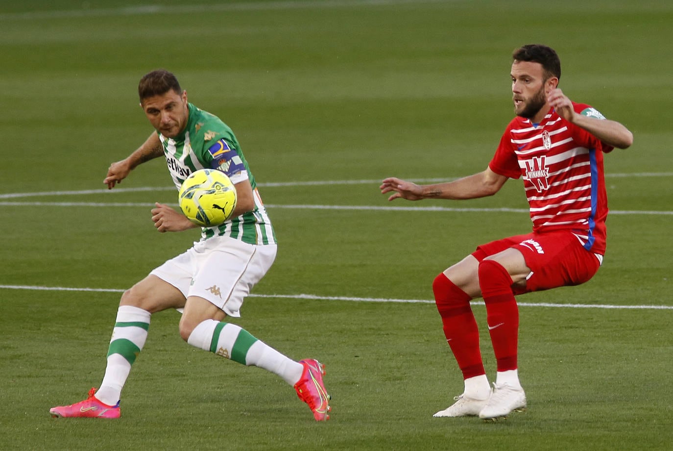 Fotos: Las mejores imágenes del Betis-Granada en el Benito Villamarín