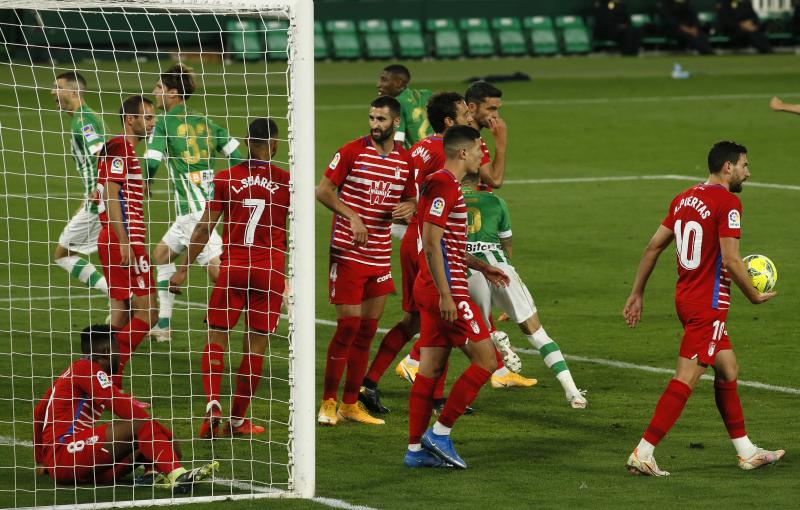 Fotos: Las mejores imágenes del Betis-Granada en el Benito Villamarín