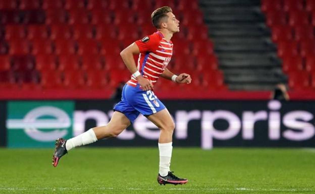 Isma Ruiz ha llegado a debutar en la Europa League con el Granada CF. 