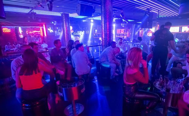 Estas son las restricciones para pubs y discotecas en cada zona de Andalucía