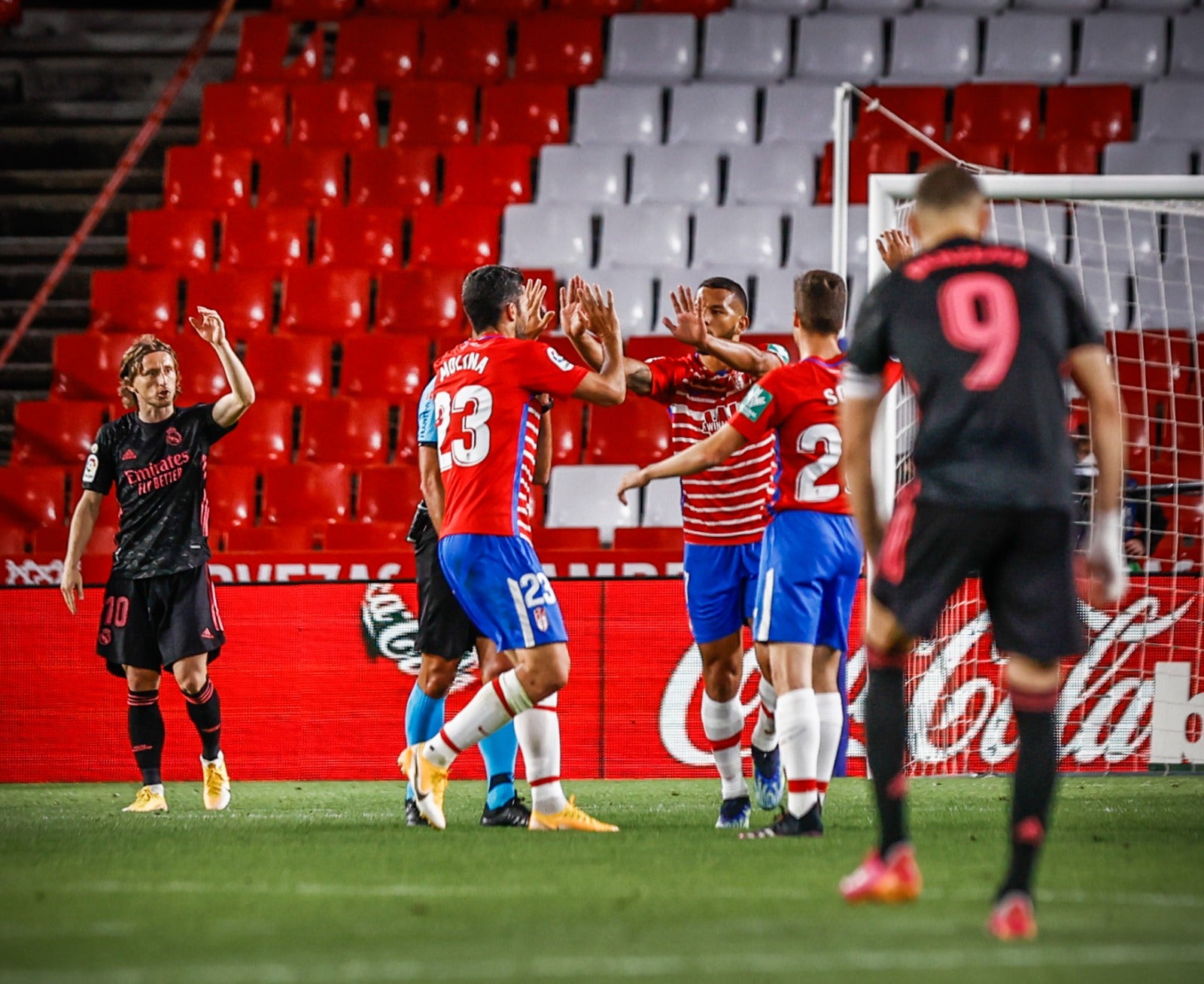 Fotos: Las mejores imágenes del Granada-Real Madrid