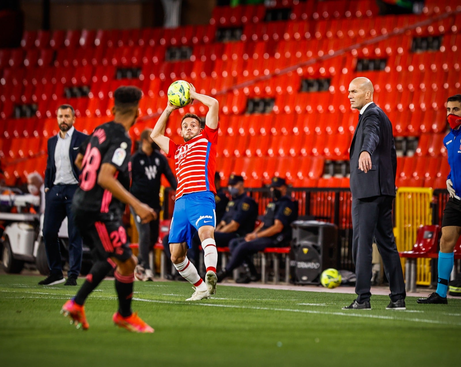 Fotos: Las mejores imágenes del Granada-Real Madrid