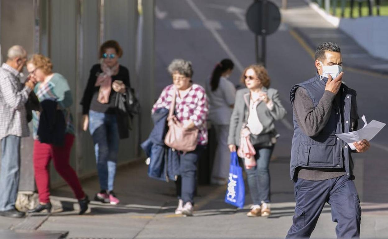 La tasa covid de Andalucía sigue bajando y se sitúa en 165,9