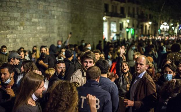 Sanidad ve posible relajar el uso de mascarilla en exteriores «en no muchos días»