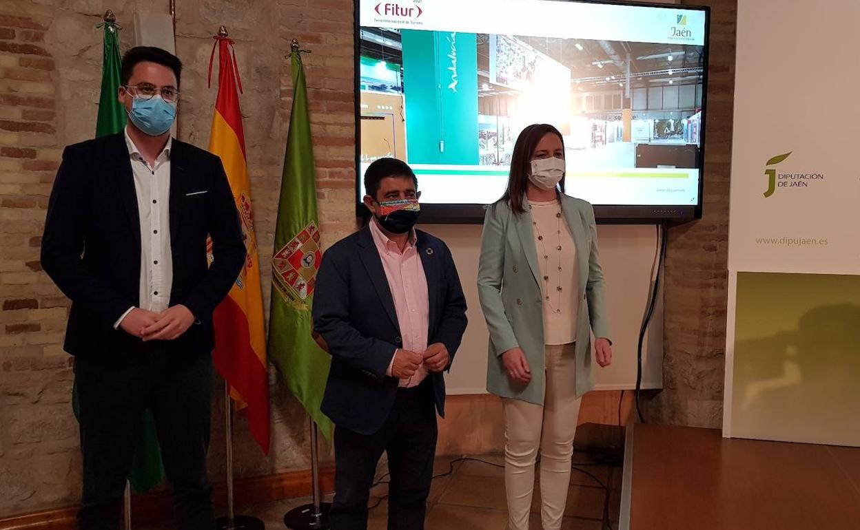 Francisco Javier Lozano, Francisco Reyes y María Adán, en la presentación de la oferta turística jienense en Fitur 2021 este martes. 