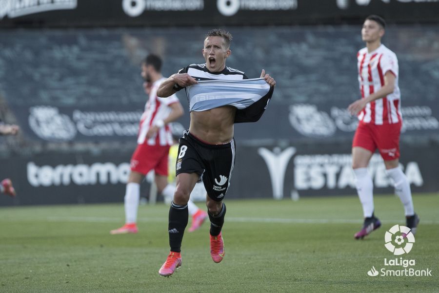 De Blasi celebra el gol que dio la victoria a su equipo.