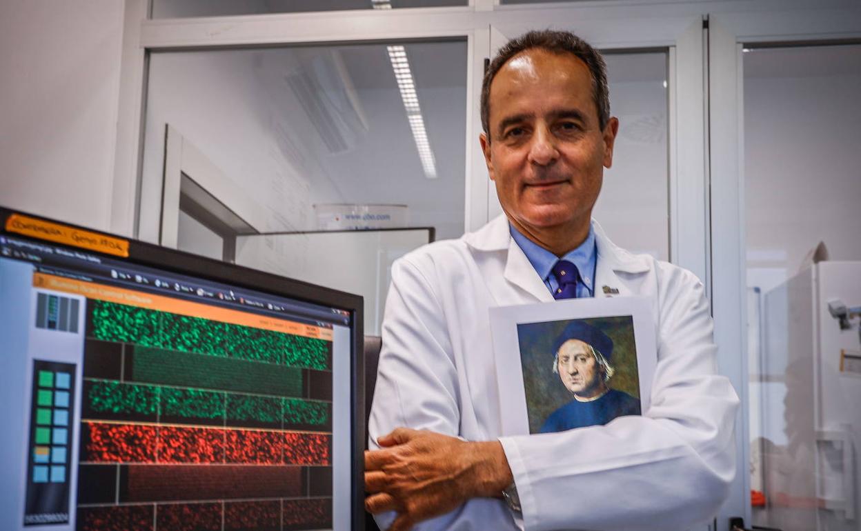 Jose Antonio Lorente en los laboratorios de Genyo.