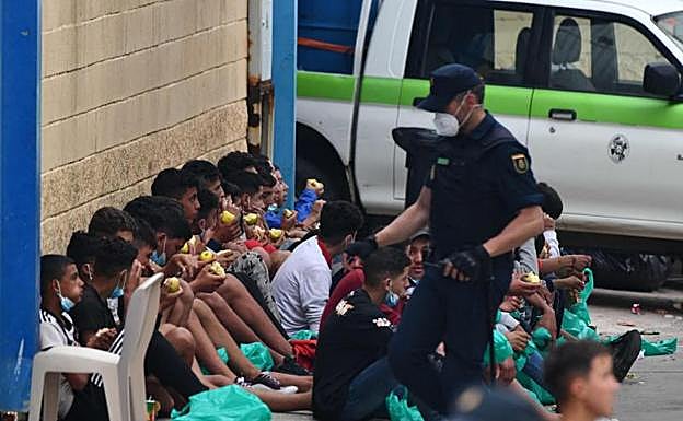 Andalucía acogerá a 13 menores no acompañados procedentes de Ceuta