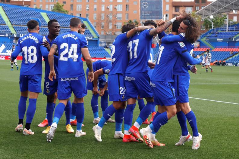 El Getafe celebra el gol del Aleñá frente al Levante. 