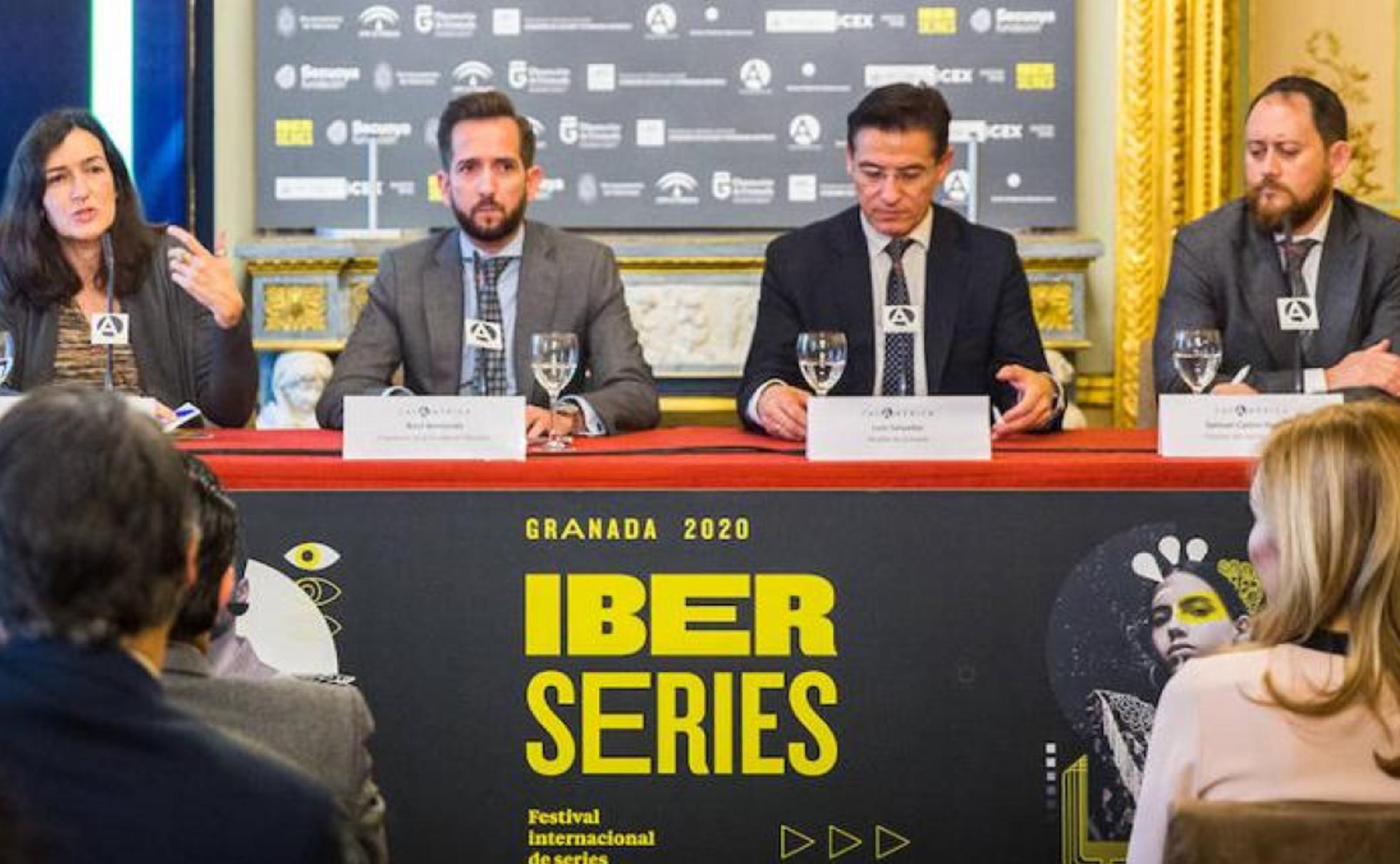 Gonzáles-Sinde, Raúl Berdonés, Luis Salvador y Samuel Castro, en la presentación de Iberseries en noviembre de 2019. 
