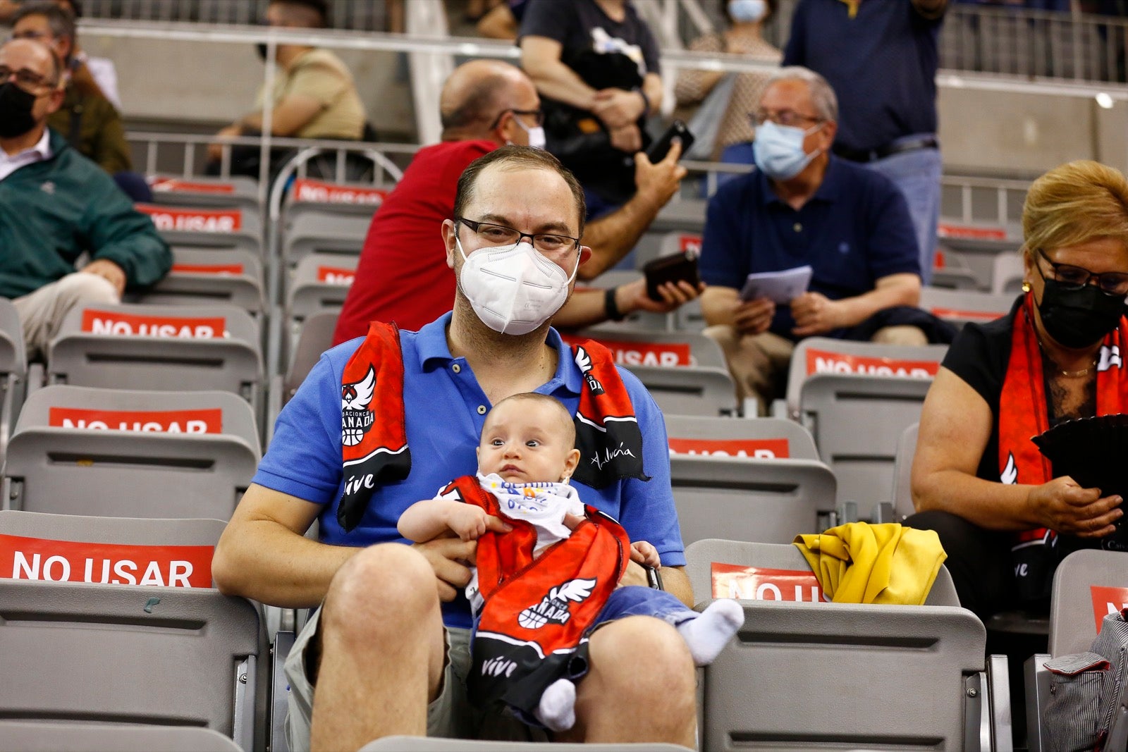 Fotos: Búscate en la grada del Palacio de los Deportes