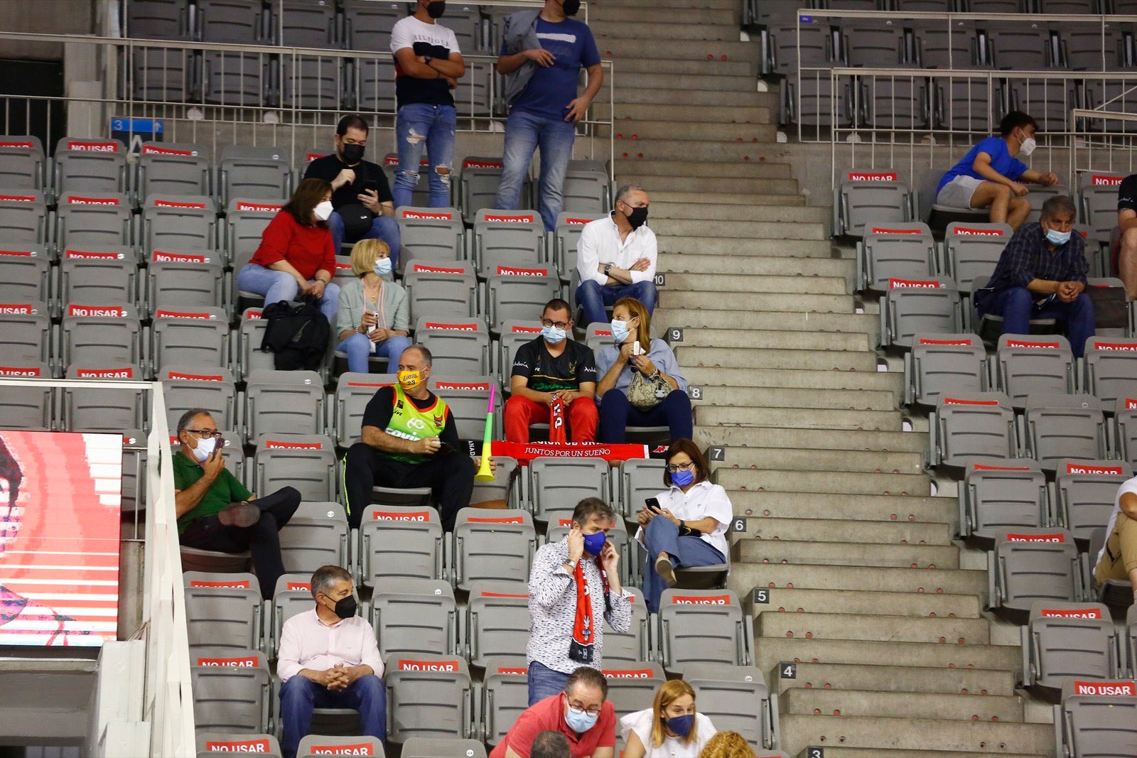 Fotos: Búscate en la grada del Palacio de los Deportes