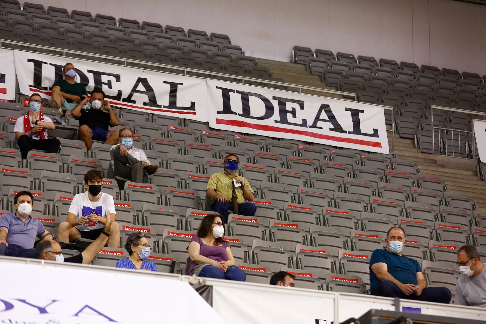 Fotos: Búscate en la grada del Palacio de los Deportes