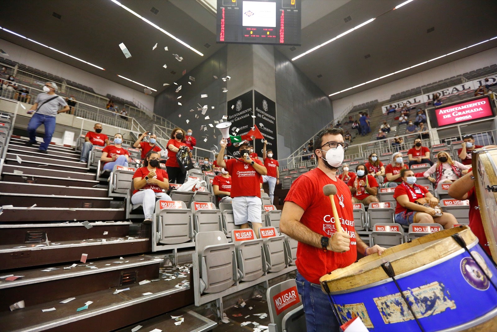 Fotos: Búscate en la grada del Palacio de los Deportes