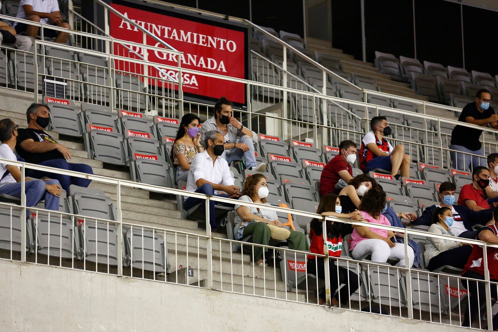 Fotos: Búscate en la grada del Palacio de los Deportes