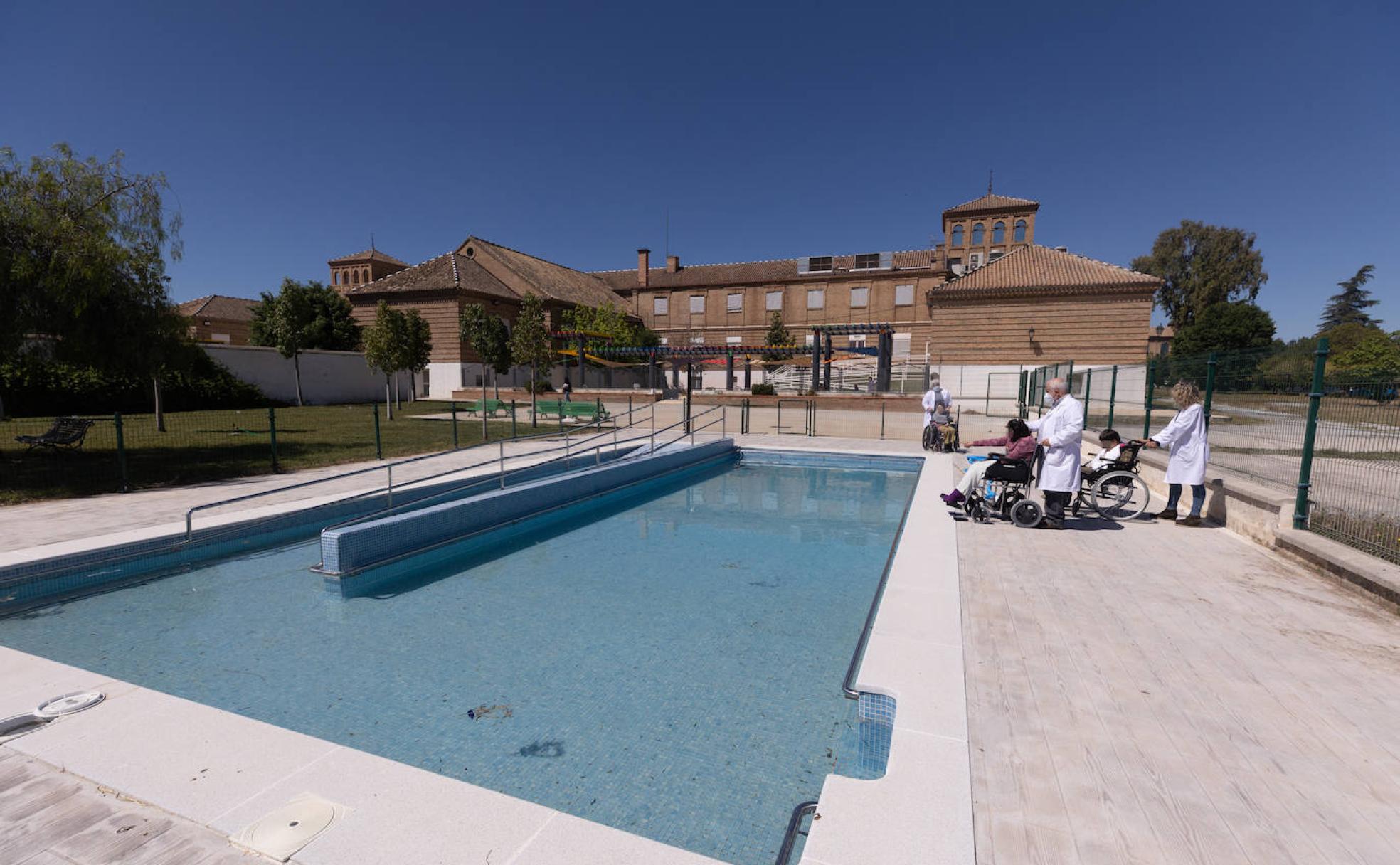 La piscina se cubrirá y se climatizará para usarla todo el año