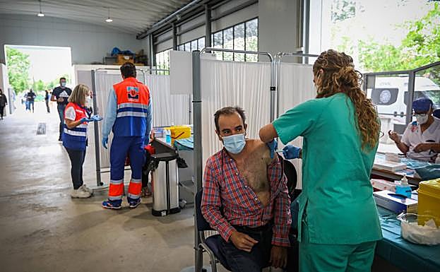 Granada suma 205 positivos por coronavirus, pero desciende la presión en UCI