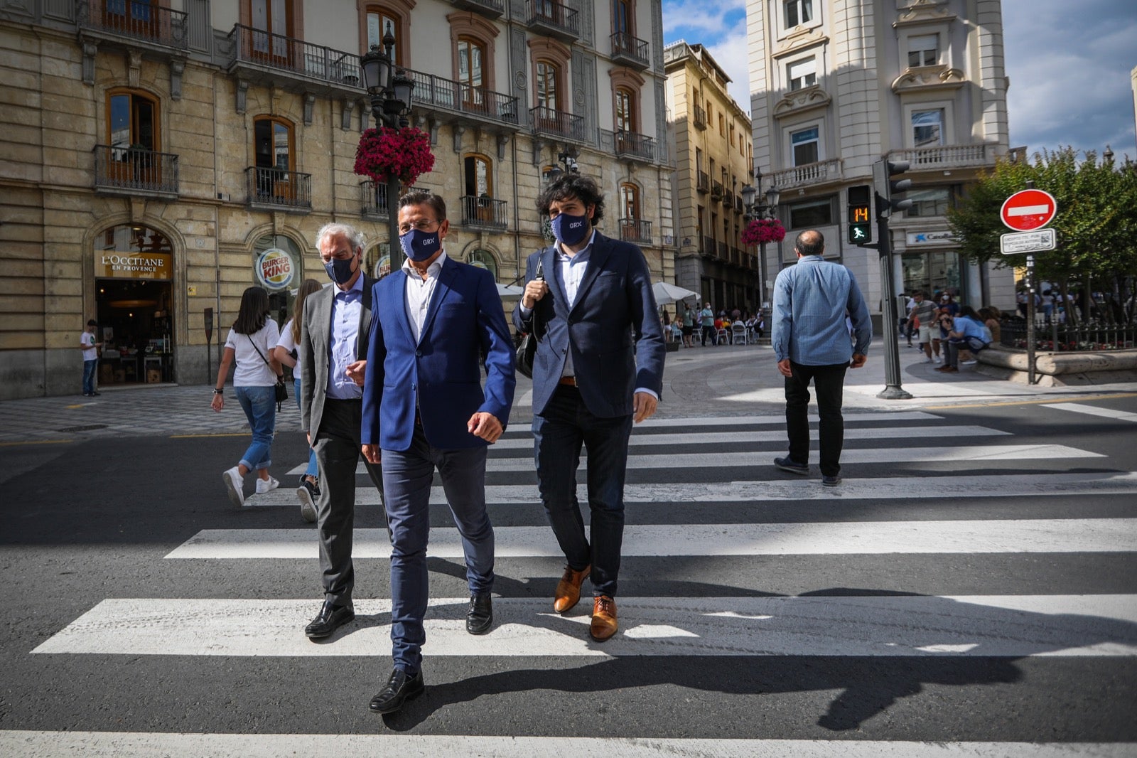La reunión, que se ha producido en un hotel del Centro, ha arrancado con 17 minutos de retraso debido al atraso del cierre del pleno municipal, que ha finalizado sólo unos momentos antes