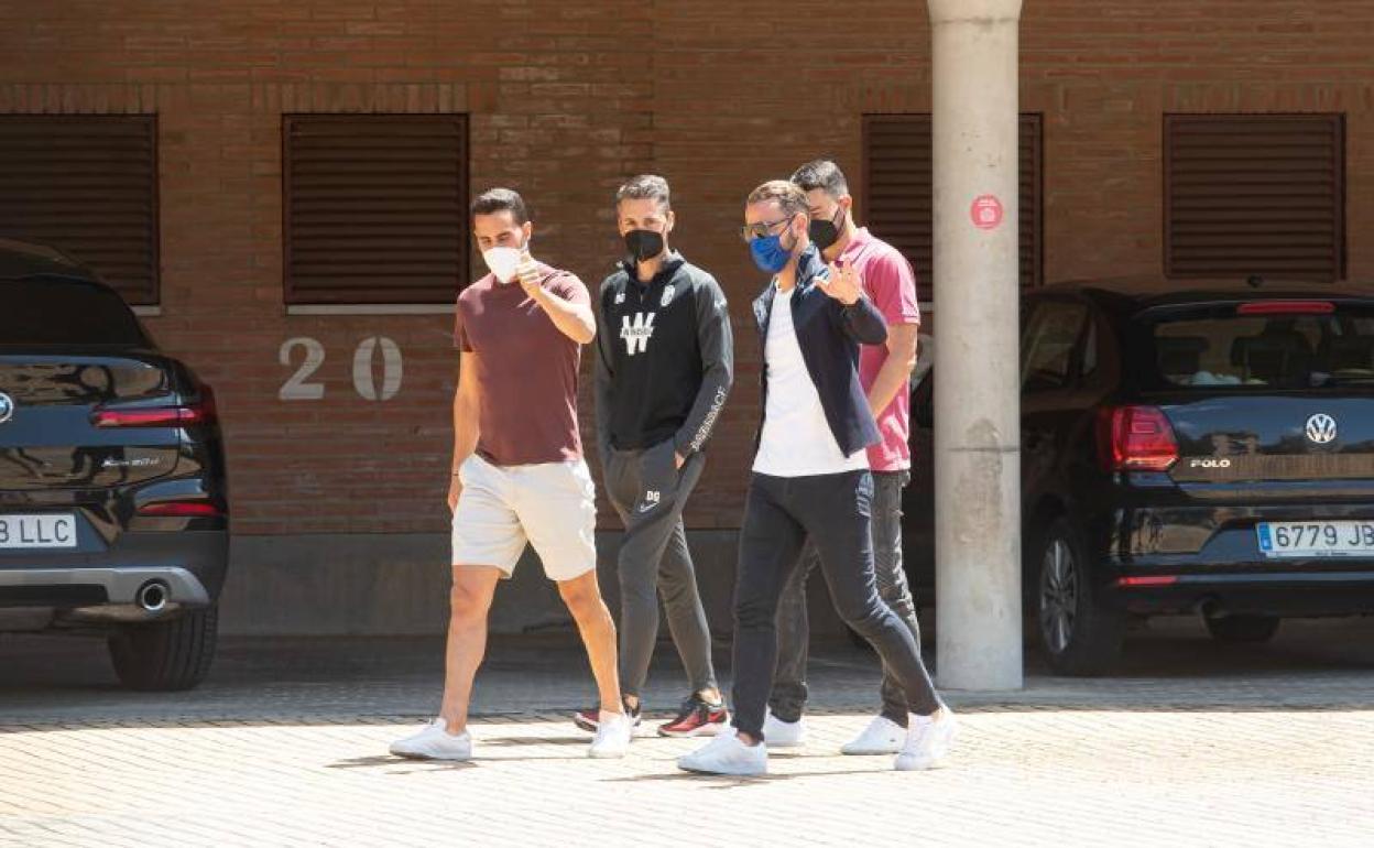 Montoro, Soldado y Jorge Molina, junto al jefe de los servicios médicos, Dioni González. 