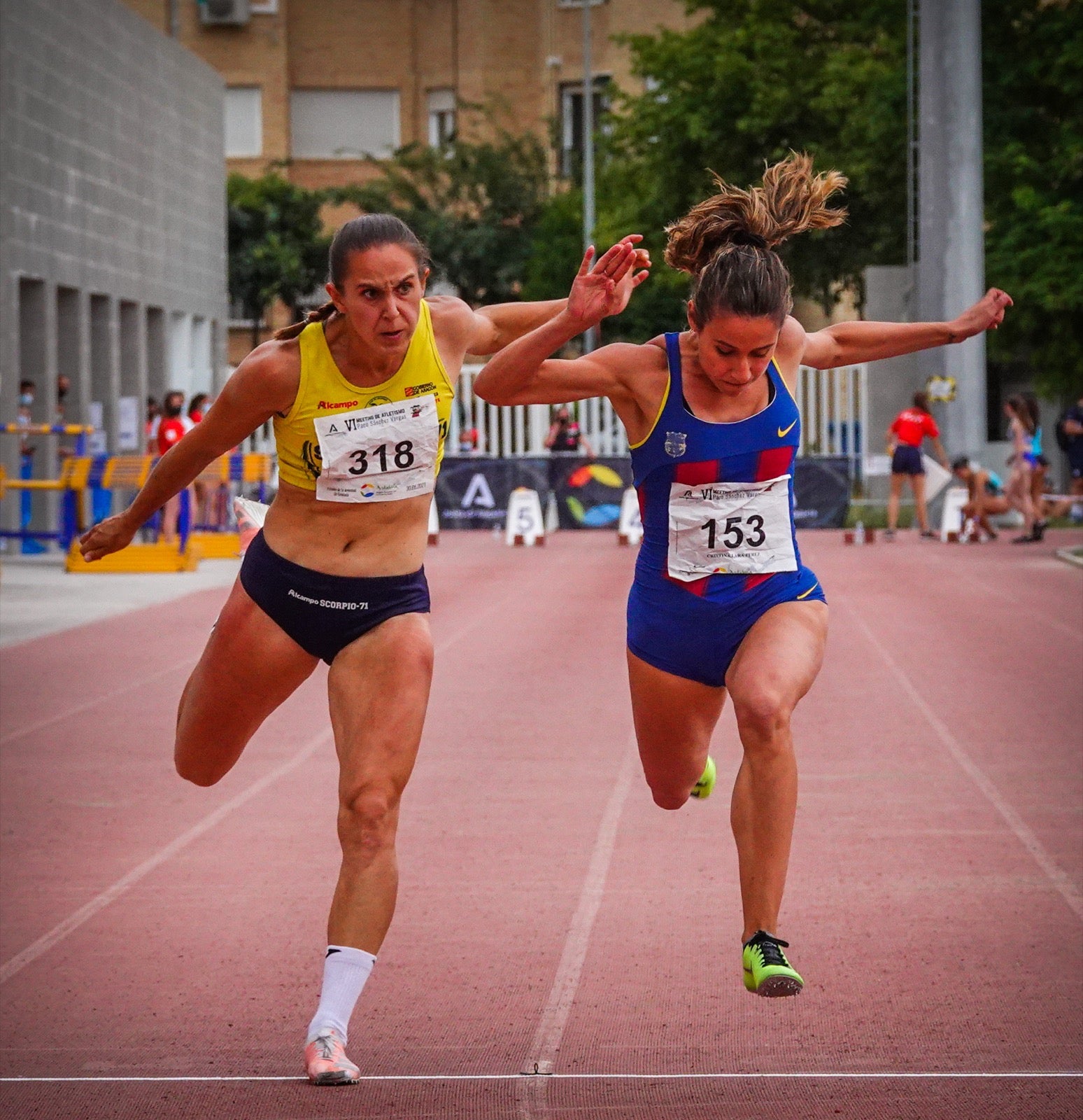 Gran jornada de atletismo en el estadio de la Juventud.