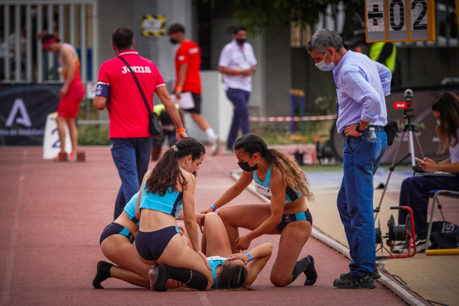 Gran jornada de atletismo en el estadio de la Juventud.