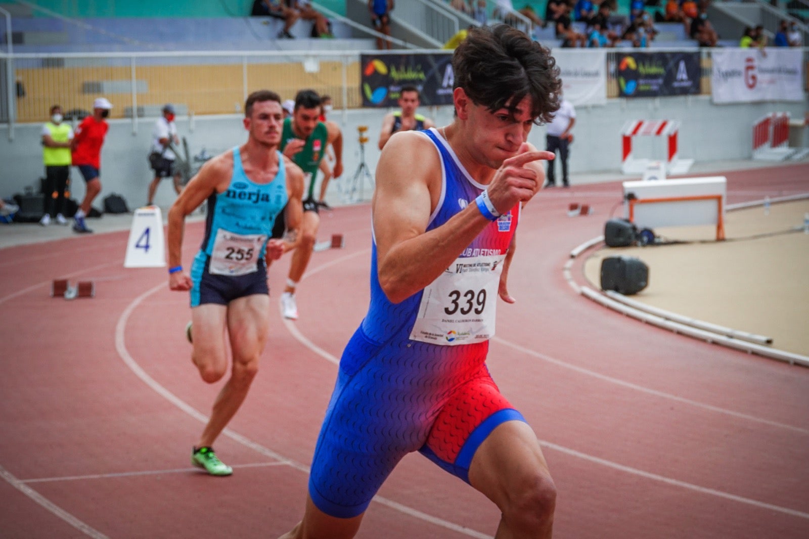 Gran jornada de atletismo en el estadio de la Juventud.