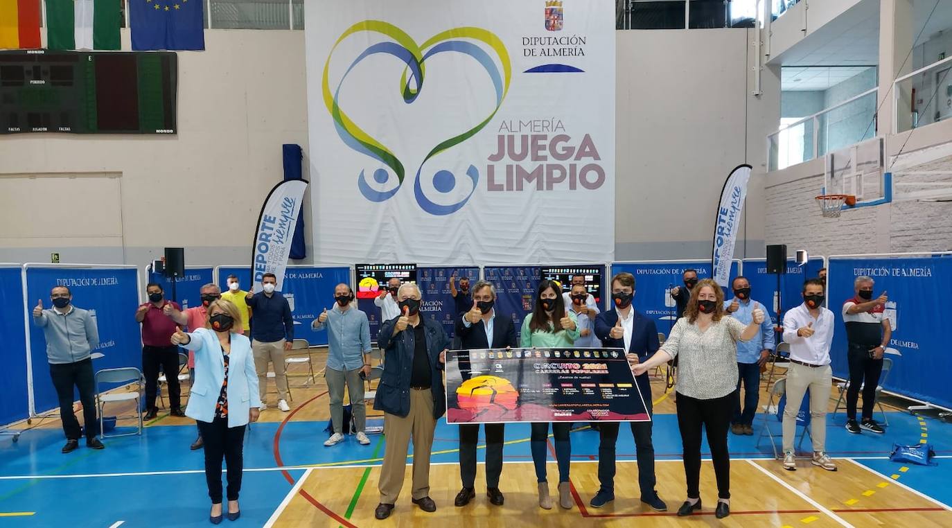 Representantes de las instituciones y de las empresas patrocinadoras acudieron al acto de presentación. 