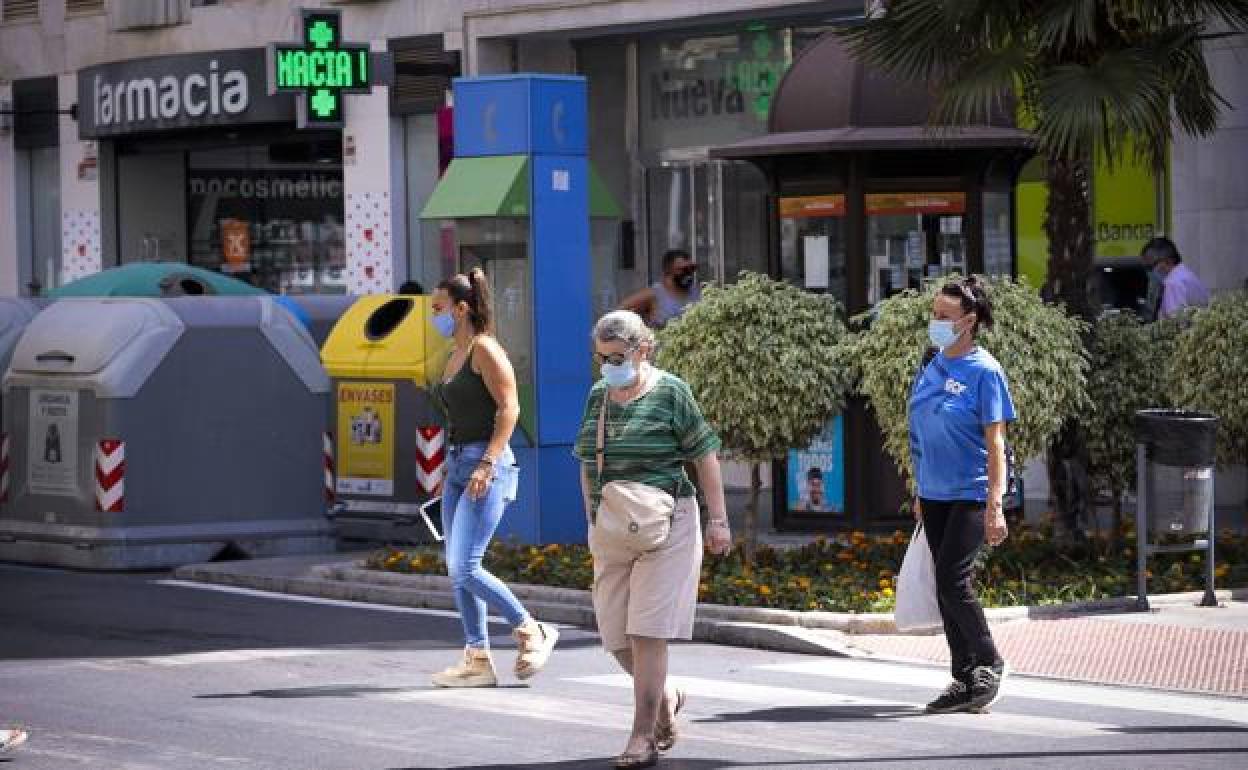 Coronavirus en Granada | La tasa de contagios vuelve a subir en la capital y ya roza los 300