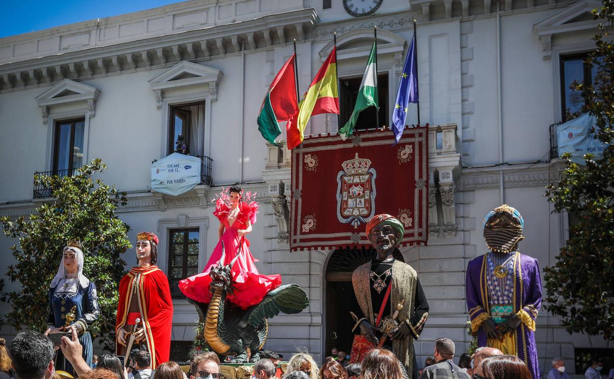 La Tarasca no se movió de la Plaza del Carmen.