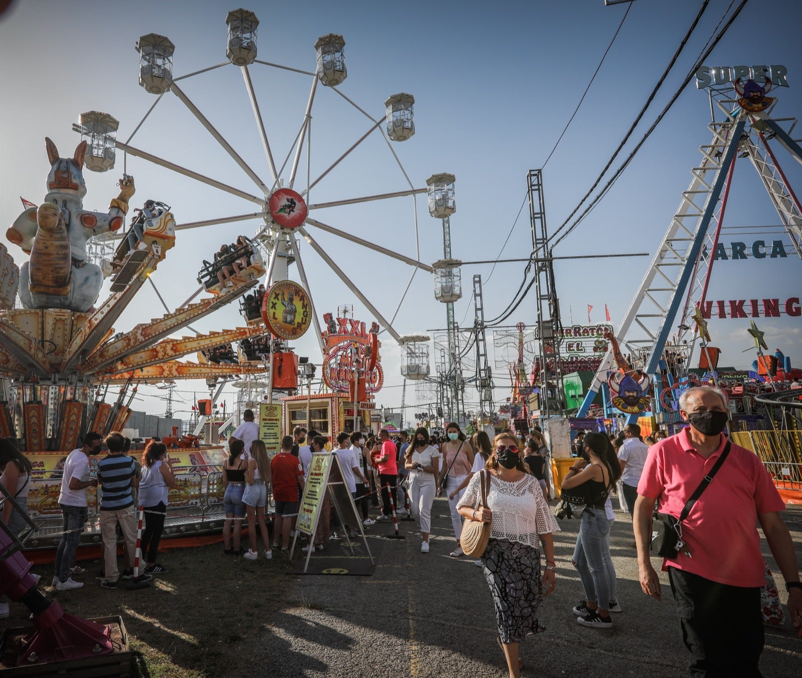 Fotos: Lleno y colas en el ferial de Granada en el Día del Corpus