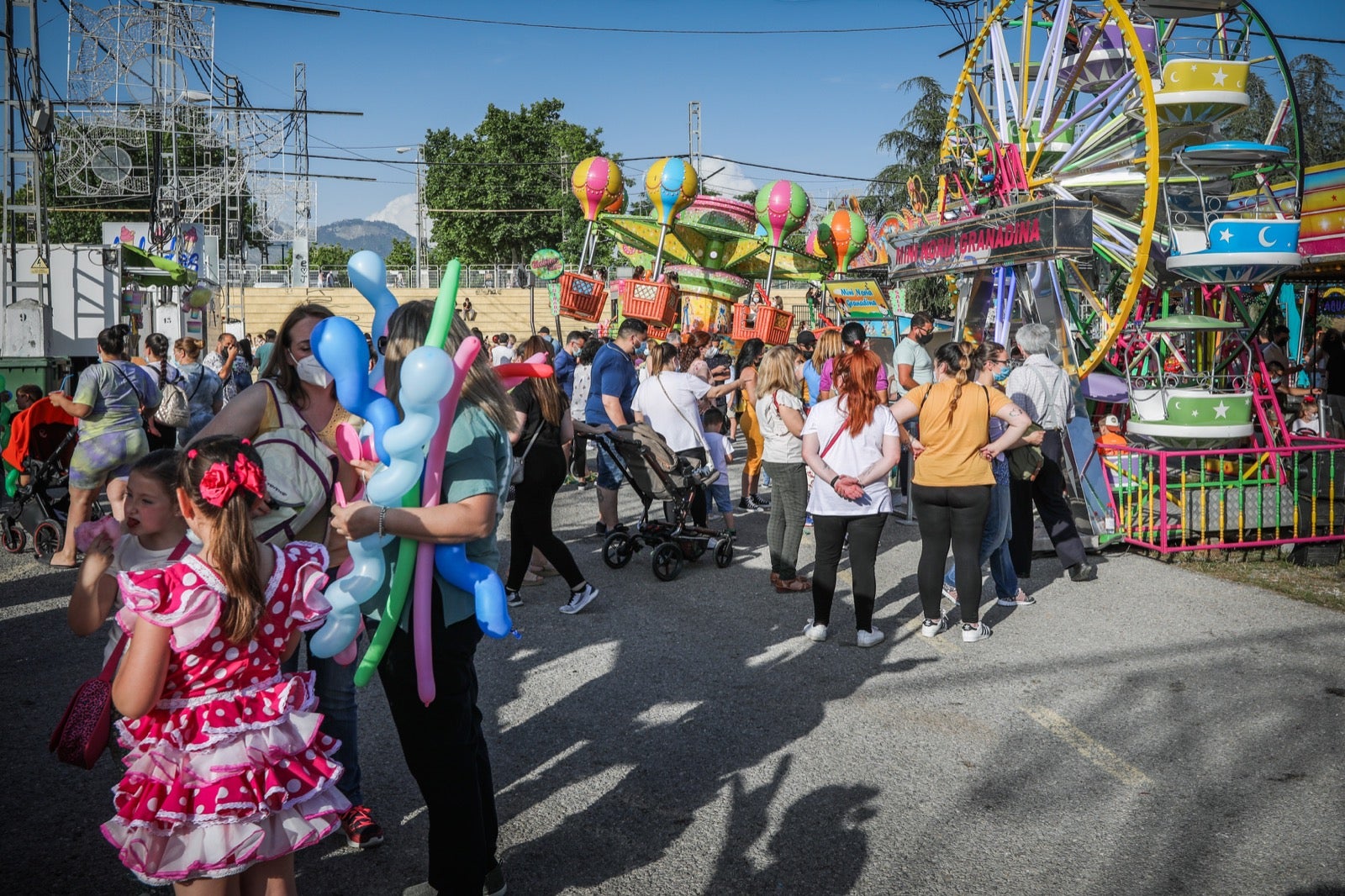 Fotos: Lleno y colas en el ferial de Granada en el Día del Corpus