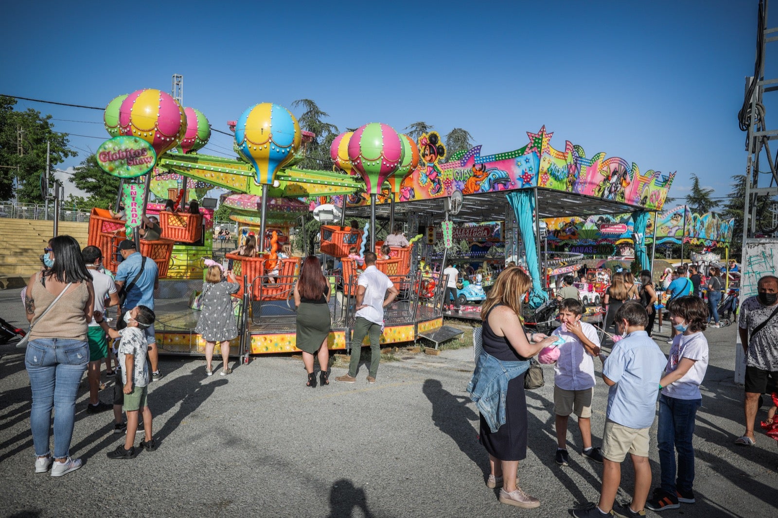 Fotos: Lleno y colas en el ferial de Granada en el Día del Corpus