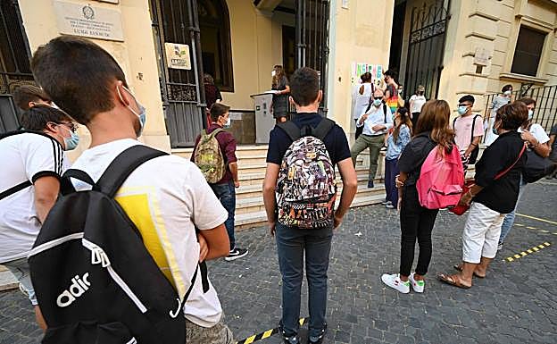 La Junta pretende tener vacunados a los menores de entre 12 y 15 años antes del inicio del curso
