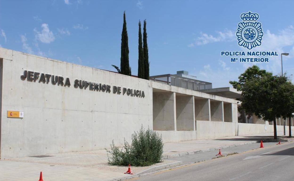 Detenido un empresario que habría estafado cerca de 200.000 euros a través de tarjetas de clientes