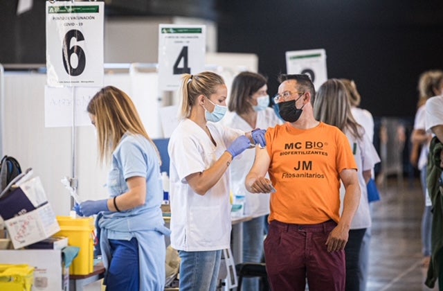 Los citados en la Feria de Muestras de Armillas han tenido que esperar durante varias horas