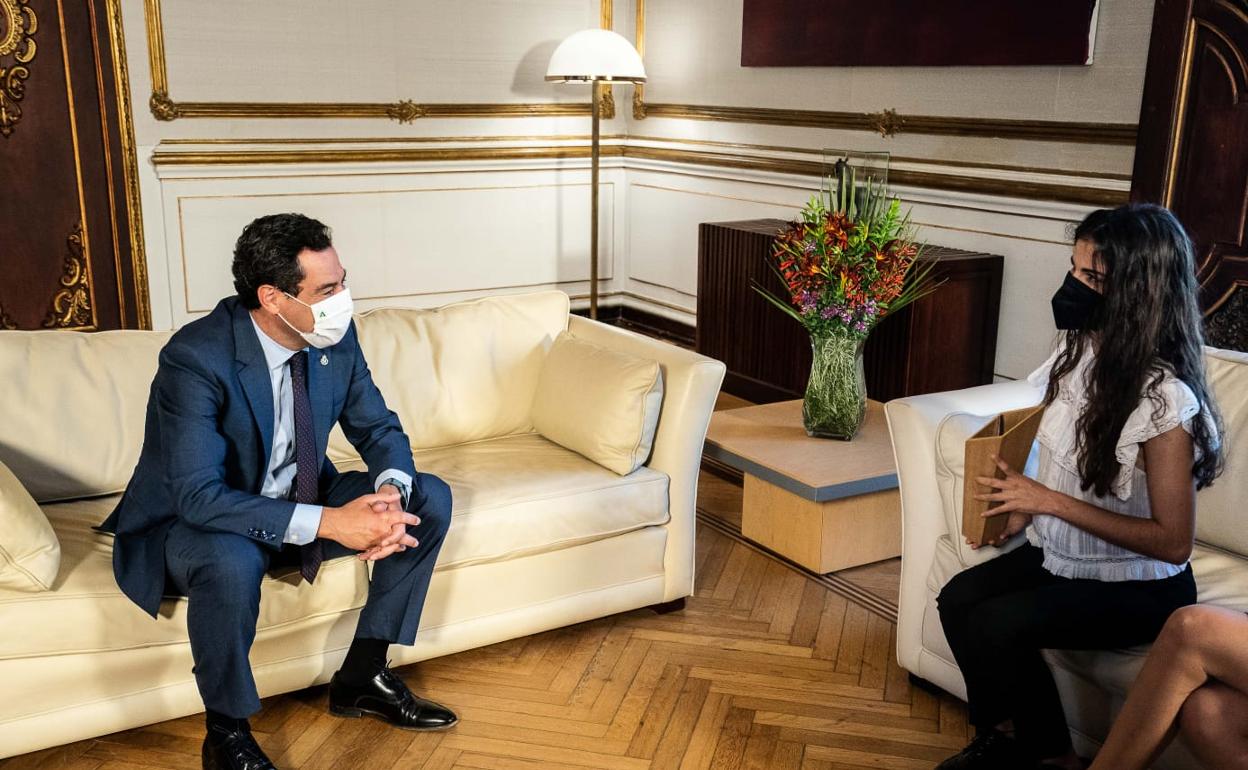 Cultura en Almería | Moreno recibe en San Telmo a la cantante pulpileña Laura Diepstraten