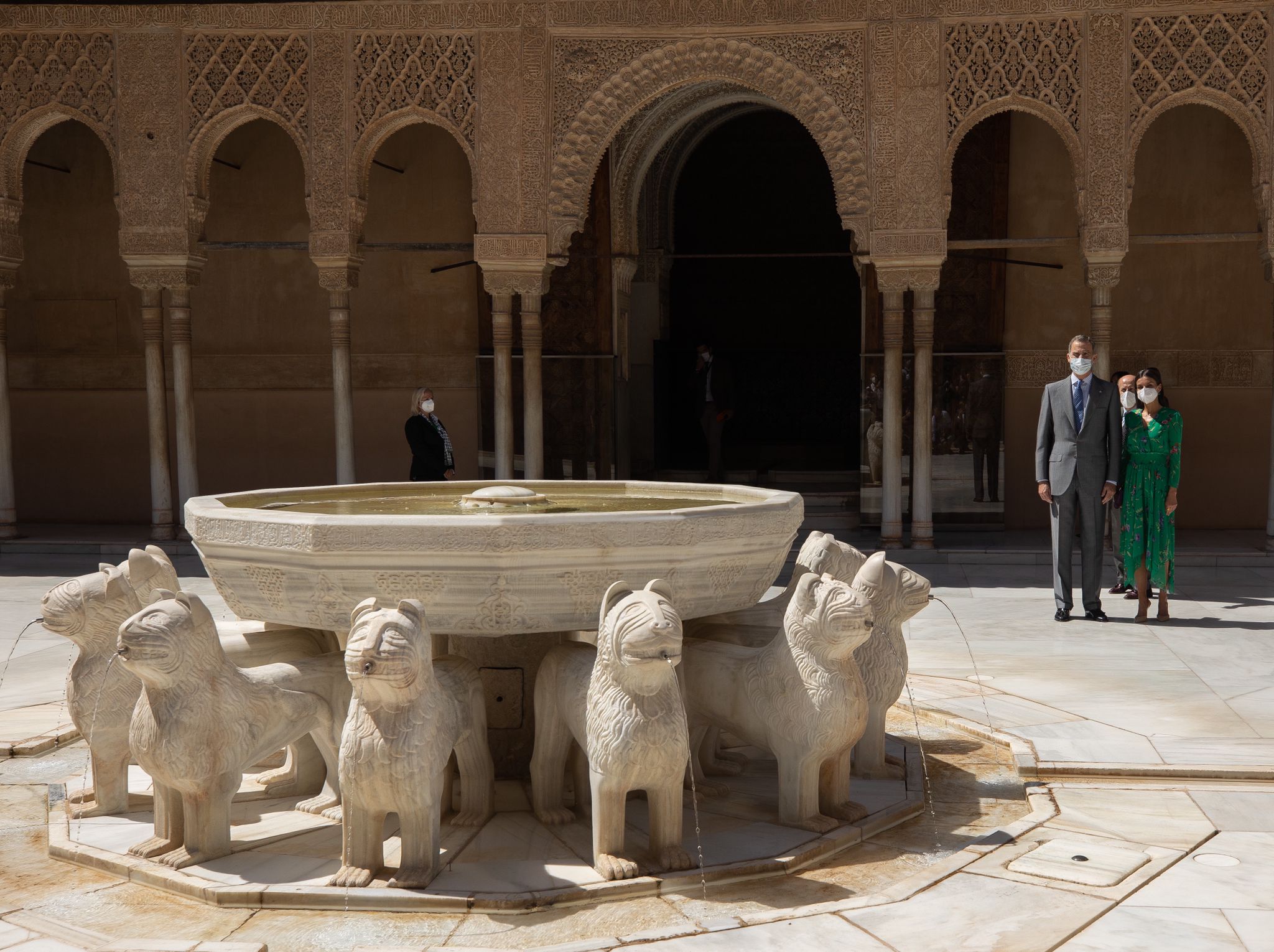 Don Felipe y Doña Letizia han visitado Granada para inaugurar 'Odaliscas. De Ingres a Picasso', una exposición impulsada por el Patronato de La Alhambra y el Generalife