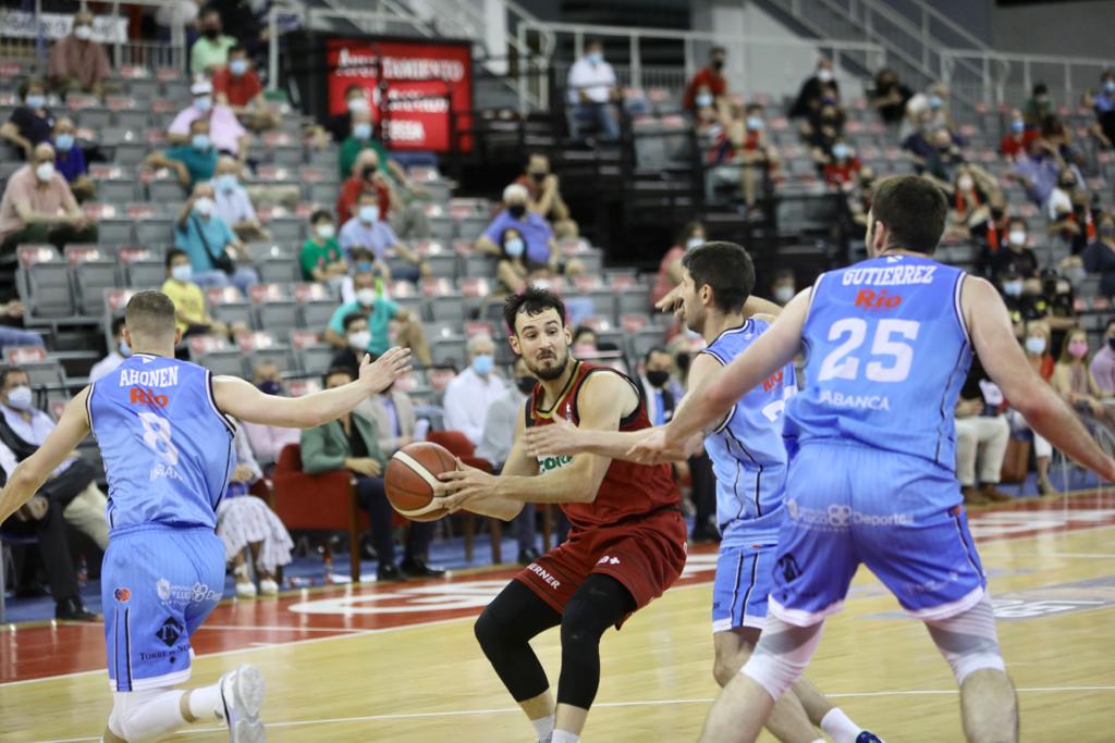 Fotos: Las mejores imágenes del Covirán-Breogán