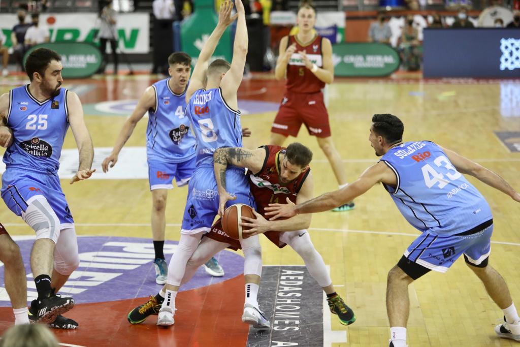 Fotos: Las mejores imágenes del Covirán-Breogán