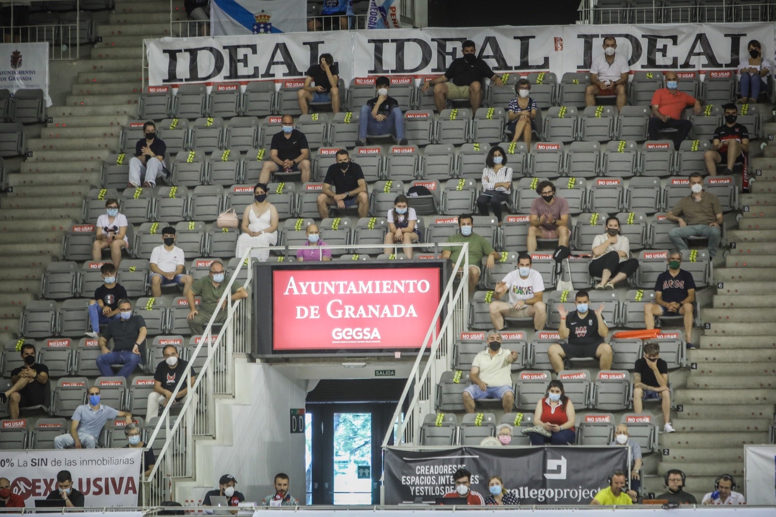 Fotos: Encuéntrate en la grada del partido Covirán Granada-Río Breogán Lugo