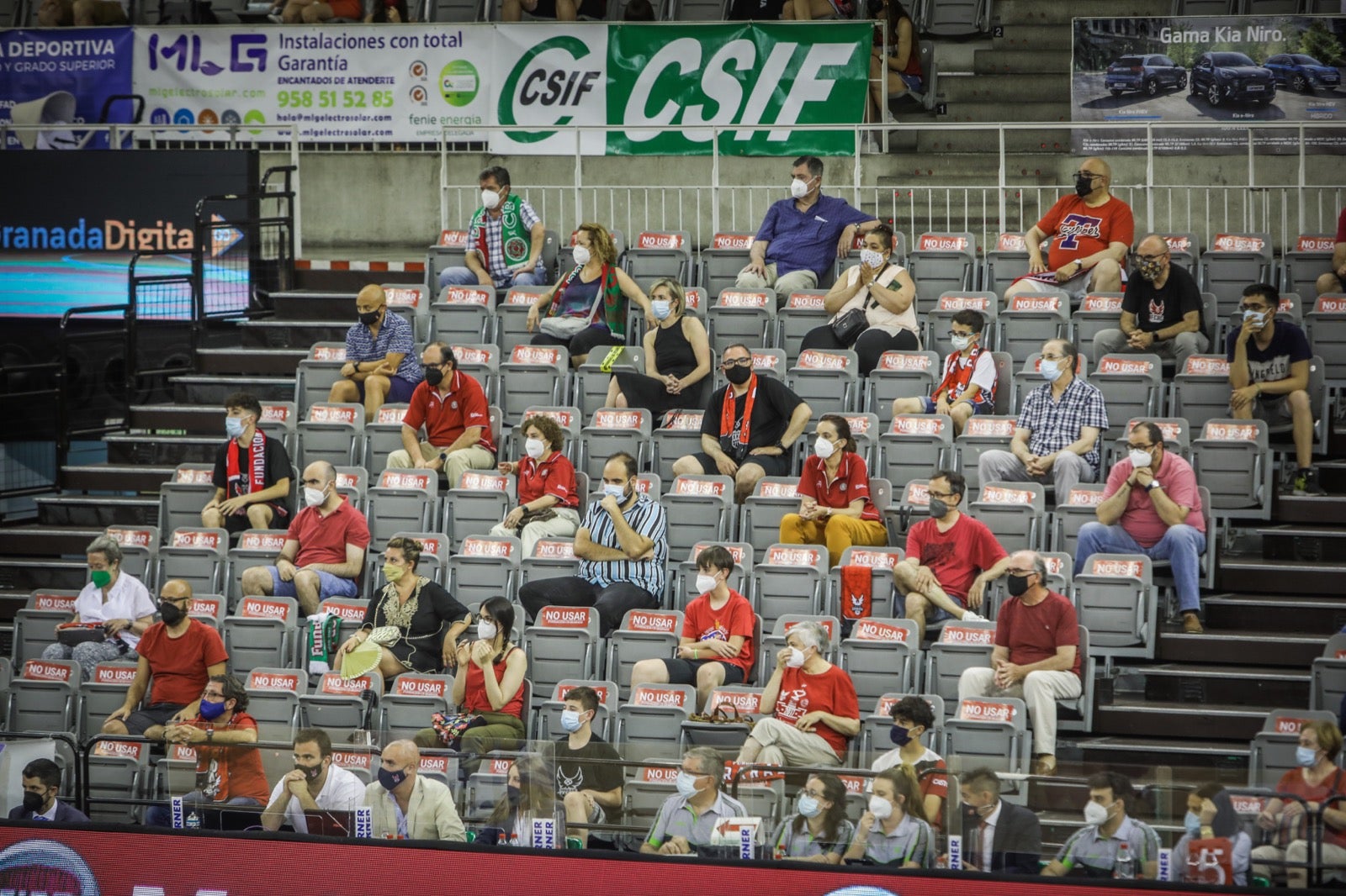Fotos: Encuéntrate en la grada del partido Covirán Granada-Río Breogán Lugo