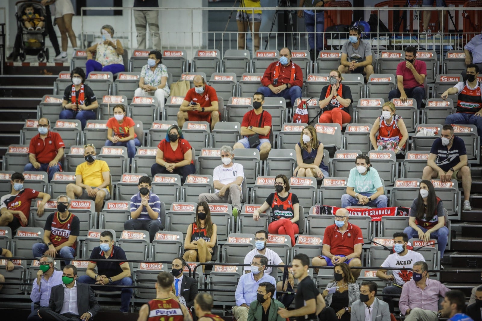 Fotos: Encuéntrate en la grada del partido Covirán Granada-Río Breogán Lugo