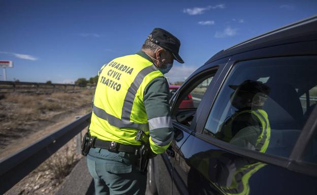 Arrestado un inglés en un control en la A-92 en Guadix por llevar encima hachís y cocaína