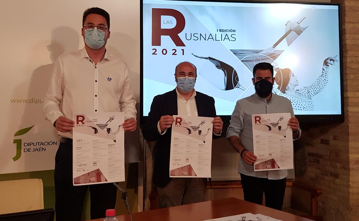 Francisco Javier Lozano, el alcalde de Rus, Manuel Hueso, y Kevin Izquierdo. 