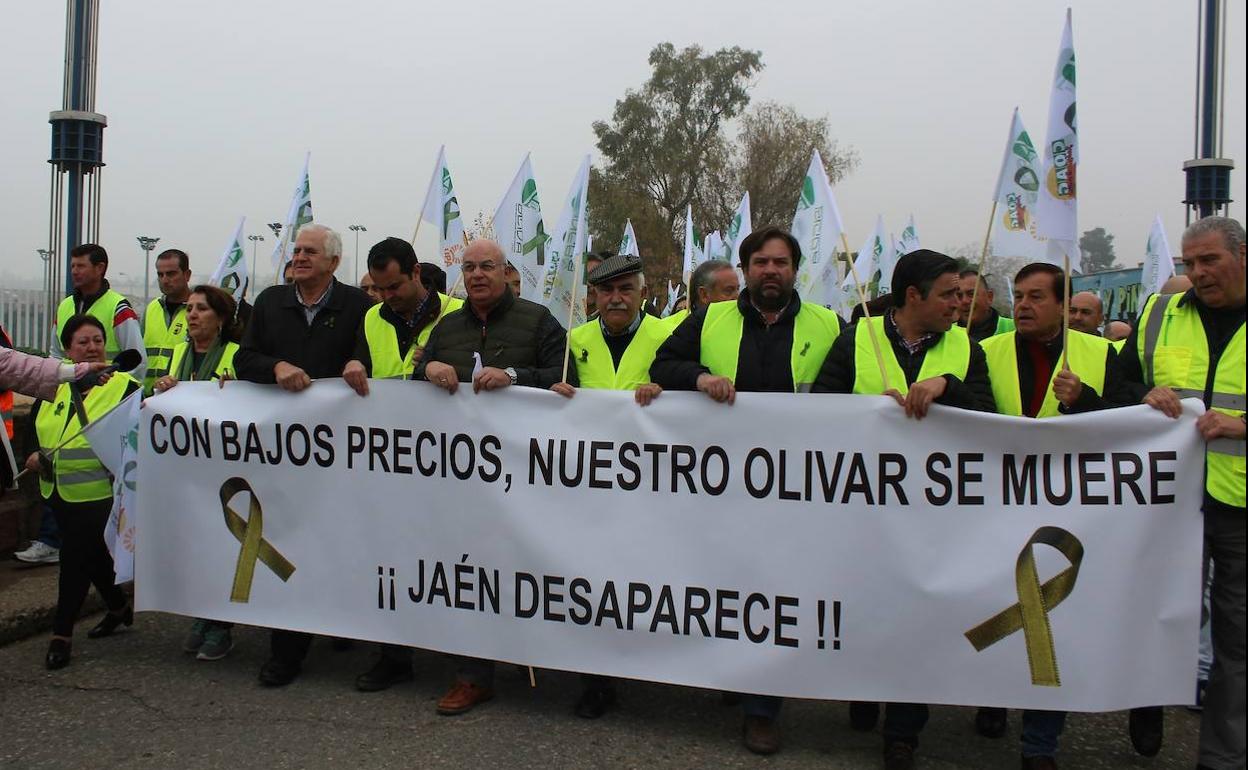 Protestas de los agricultores y organizaciones agrarias en las que se solicitaban precios justos y el fin de los aranceles, entre otras peticiones. 